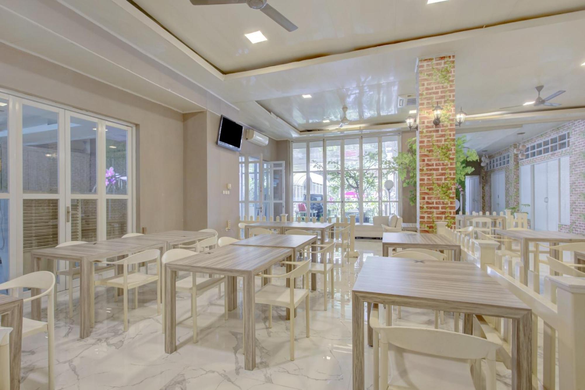 Hotel O Gambir Near Juanda Station Formerly Bunga Dahlia Jacarta Exterior foto