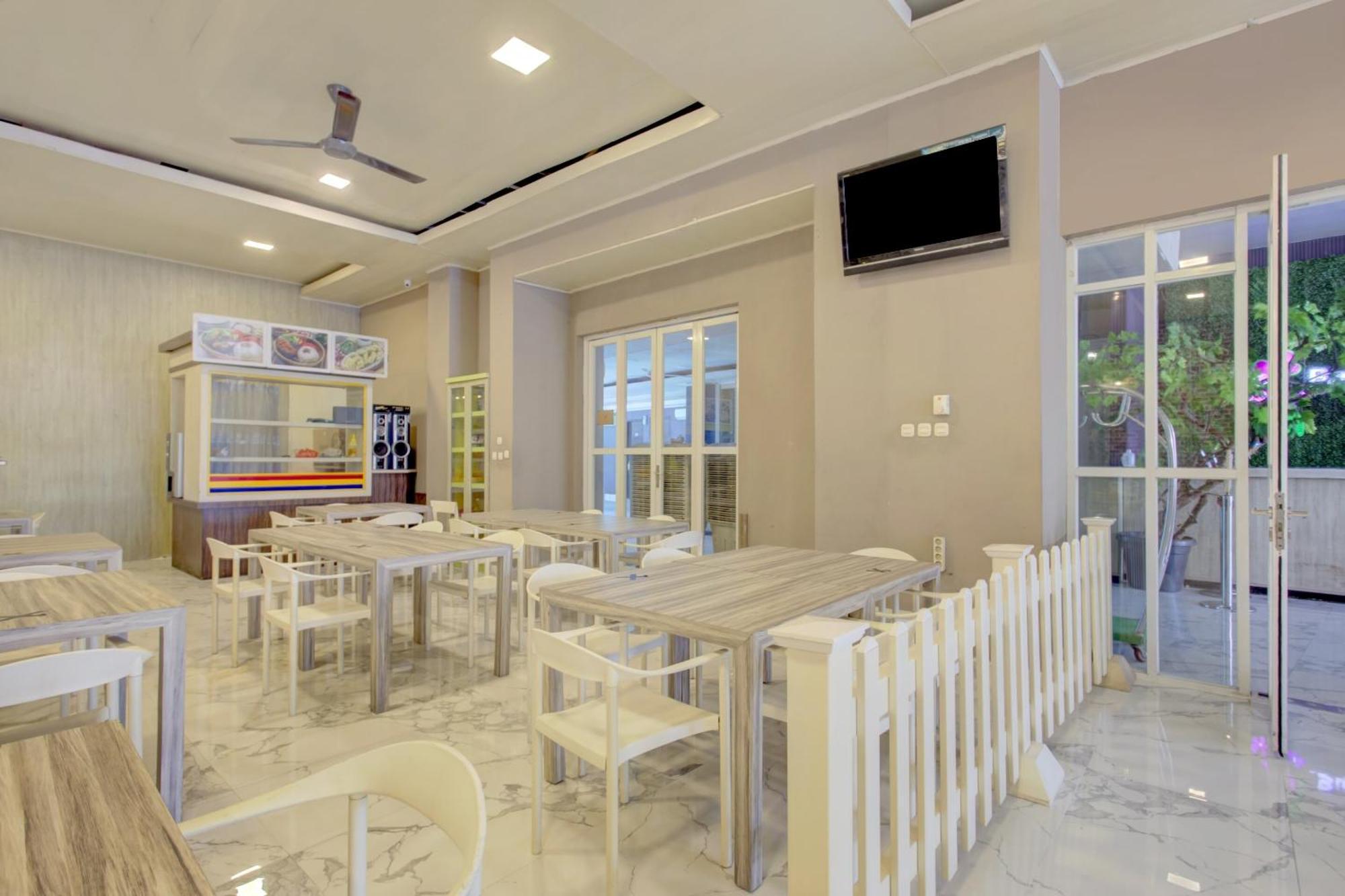 Hotel O Gambir Near Juanda Station Formerly Bunga Dahlia Jacarta Exterior foto